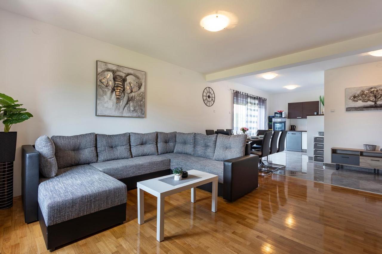 Apartmani Karoca 3 Pula Extérieur photo