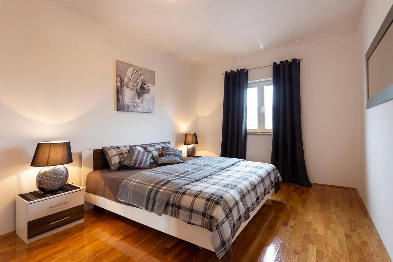 Apartmani Karoca 3 Pula Extérieur photo